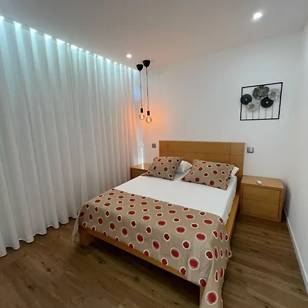 Sequeira Arantes Casa 1 * 特拉什杜博鲁